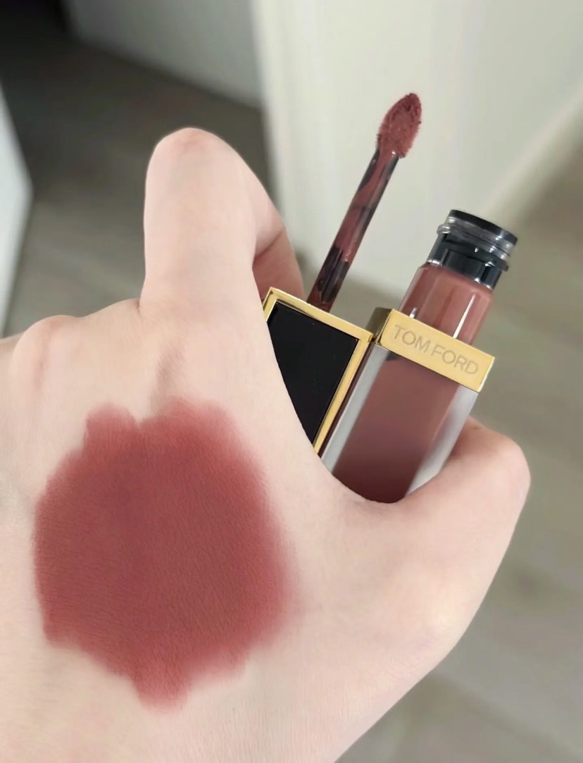 TOM FORD 全新黑金訂製絨霜 唇釉 TF121 入戲