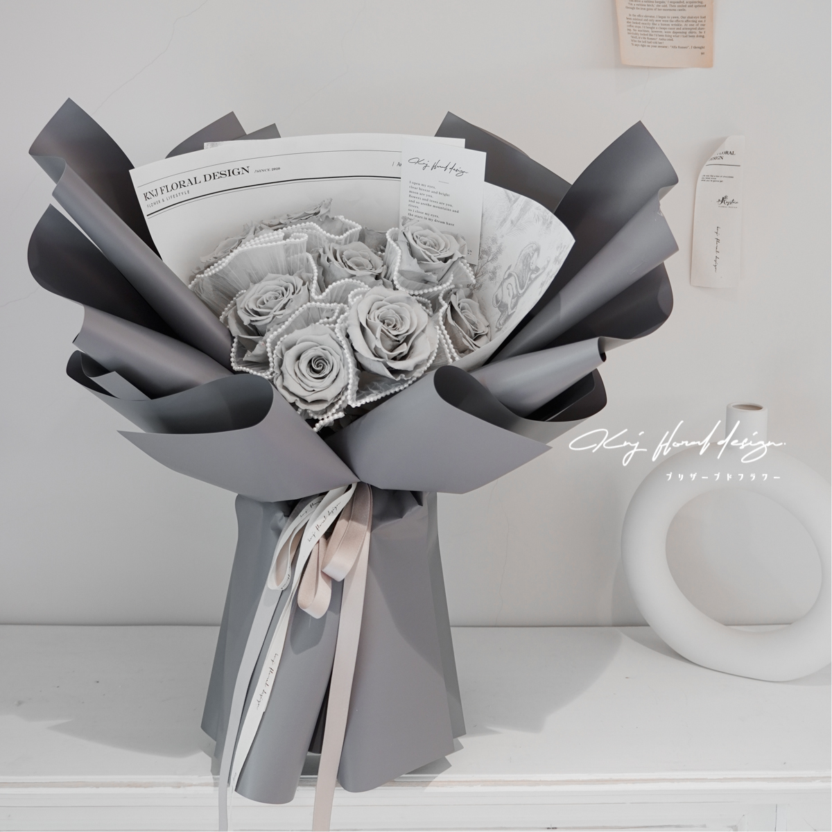 紳士灰．九朵永生玫瑰花束