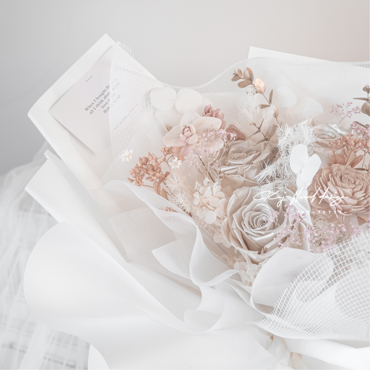 夢幻白．三朵永生玫瑰花束