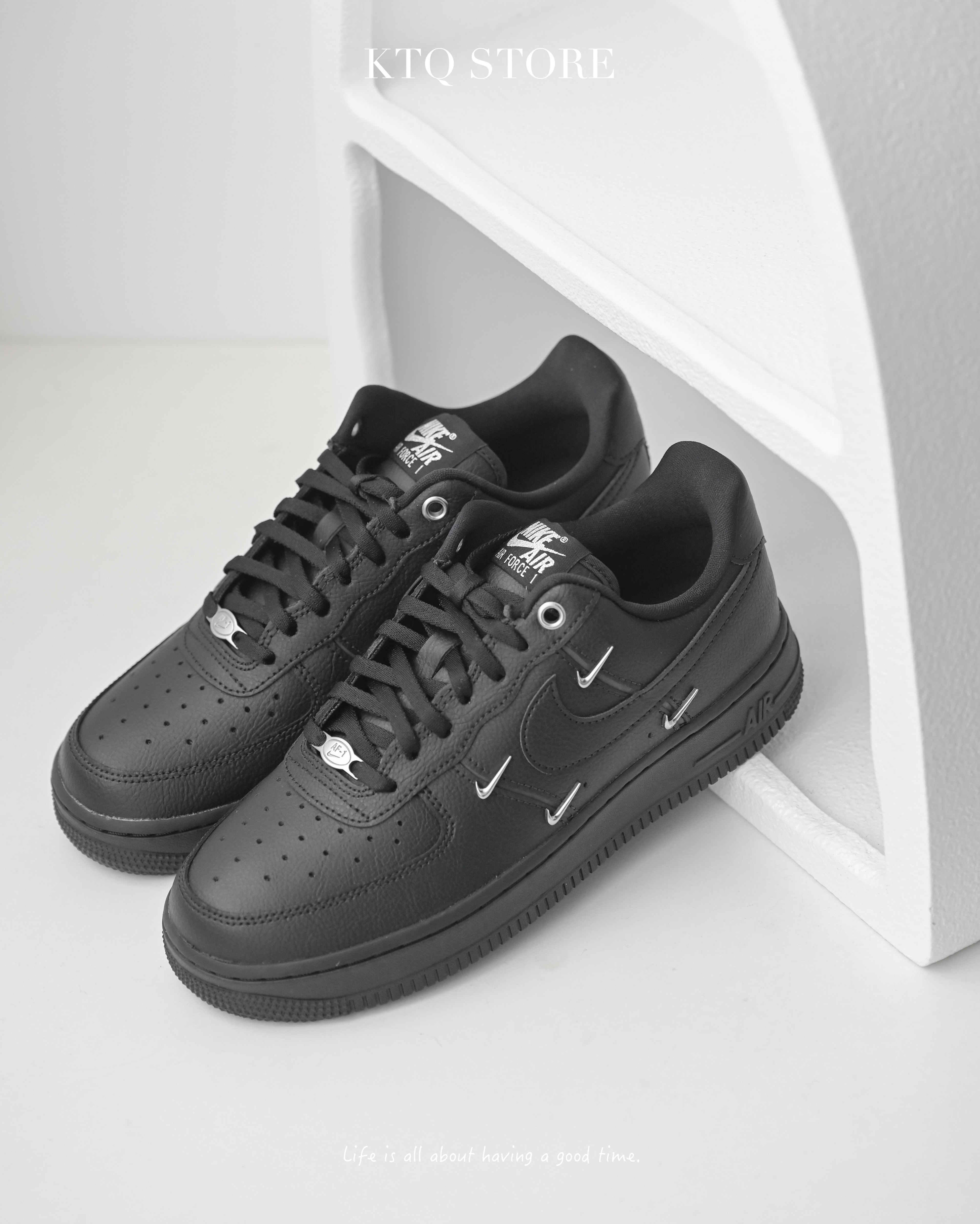KTQ STORE ‧Nike Air Force 1 AF1 全黑小銀勾 女款 HQ1180-001
