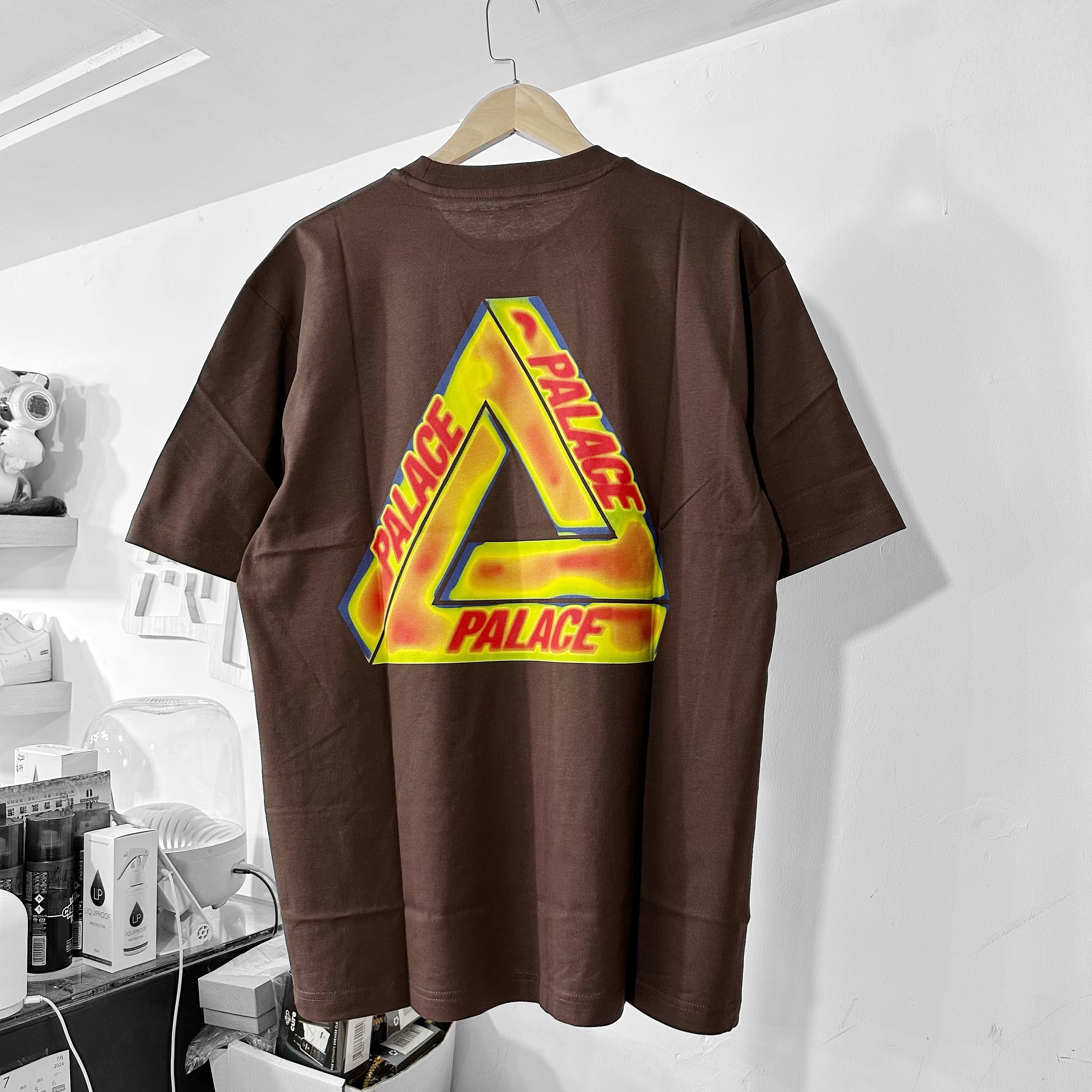 PALACE HEAT SENSI T-SHIRT NICE BROWN