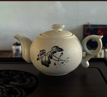 New ceramic teapot single pot (Snowflake Black Lotus Teapot) with a capacity of about 200ML