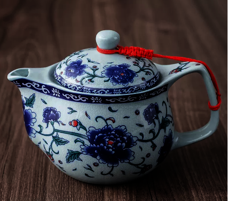 New ceramic teapot single pot (duckbill teapot-Blue Peony) length 15CM height 11CM capacity 300ML