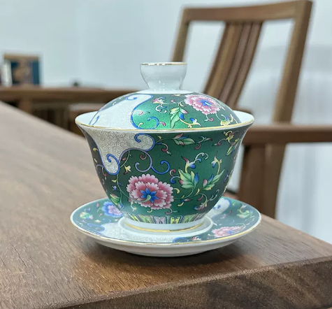 New Ge Kiln covered bowl tea cup Sancai tea bowl (enamel color dark green rattan flower) bowl 9*5.8CM base 9.7*1.2CM overall height 9CM capacity 150ML
