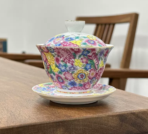 New Ge kiln covered bowl tea cup Sancai tea bowl (enamel color thousands of flowers blooming) bowl 9*5.8CM base 9.7*1.2CM overall height 9CM capacity 150ML