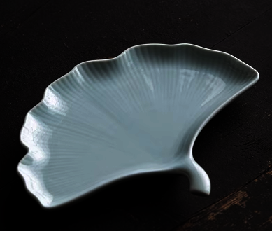 New retro ceramic ginkgo leaf tea tray (large pink and green) (size: length 20CM width 25CM)