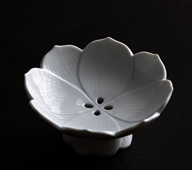 新款中式高腳瀝水陶瓷蓮花果盤(甜白)(尺寸:長15.5CM高7.5CM)