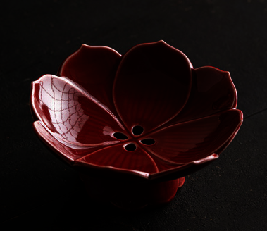 新款中式高腳瀝水陶瓷蓮花果盤(脂紅)(尺寸:長15.5CM寬7.5CM)