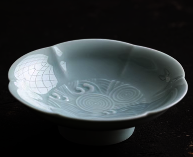 新款古典陶瓷海浪六瓣點心盤(影青)(尺寸:直徑13CM高4CM)