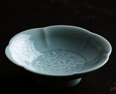 新款古典陶瓷祥雲六瓣點心盤(粉青)(尺寸:直徑13CM高4CM)