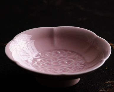 新款古典陶瓷祥雲六瓣點心盤(胭脂粉)(尺寸:直徑13CM高4CM)