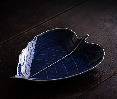 Hot Recommended Retro Bodhi Leaf Ceramic Tea Tray (Ji Lan) (Dimensions: Length 19.5CM* Width 14.6CM* Height 3CM)
