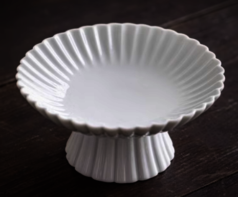 Hotly recommended retro sunflower-shaped tall ceramic tea tray (large size - sweet white) (size: diameter 15.8CM * height 7.2CM)