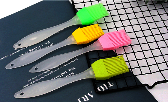 Hot recommendation: 1 piece of split silicone oil brush (random colors) (specifications: length 17CM*width 4CM)