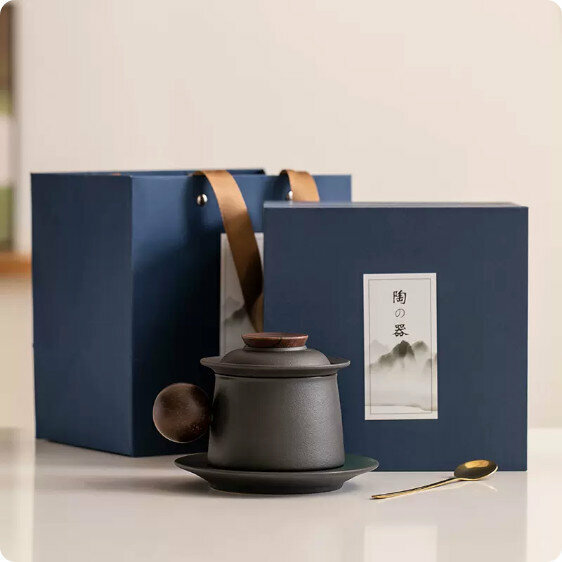 Hotly recommended ceramic tea water separation tea cup [Yahei "Jinghong" wooden handle filter tea cup + saucer + spoon + gift box]