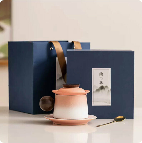 Hotly recommended ceramic tea water separation tea cup [gradient pink and white "Jinghong" wooden handle filter tea cup + saucer + spoon + gift box]