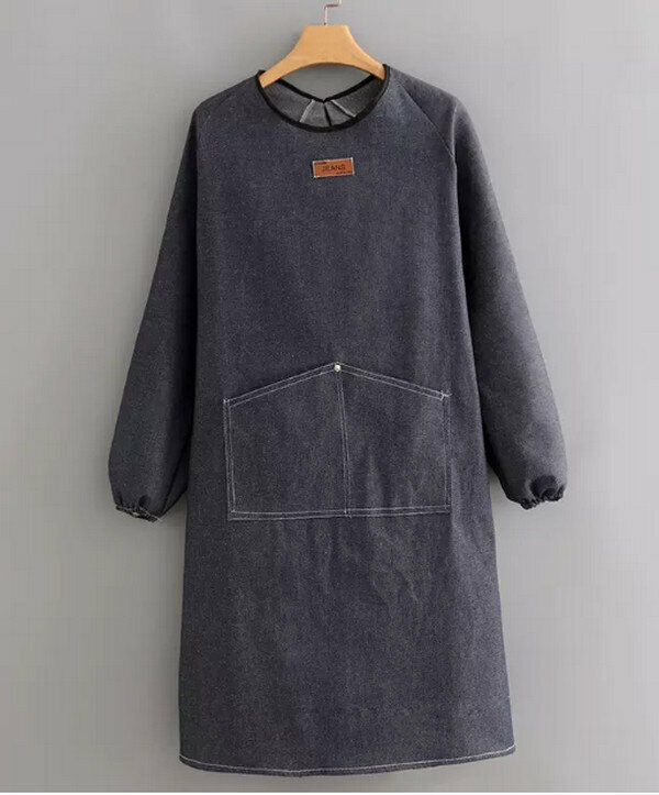 New style enlarged anti-fouling apron - long sleeves with denim leather label - mountain pocket