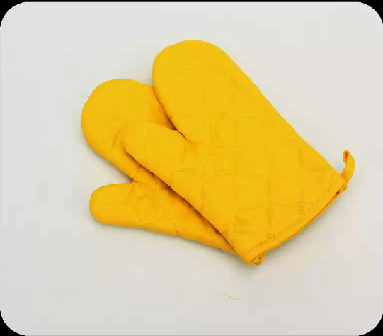 新款隔熱防燙手套（黃色）（規格：28*18CM）