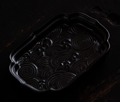 新款復古陶瓷方形海浪茶果盤(烏金)(尺寸:長13CM*寬9.5CM*高2CM)