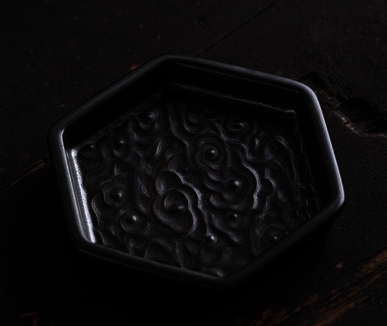 Hot selling Chinese exquisite ceramic tea tray (Six-sided Xiangyun-Wujin) (size: width 13CM*height 2CM)