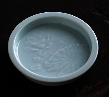 Hot selling Chinese exquisite ceramic tea tray (round lotus charm-pink green) (size: width 11.5CM*height 2CM)