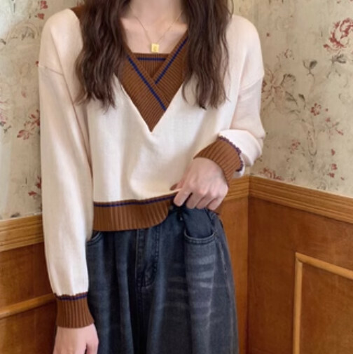 V-neck fake two-piece knit sweater (apricot one-size-fits-all)