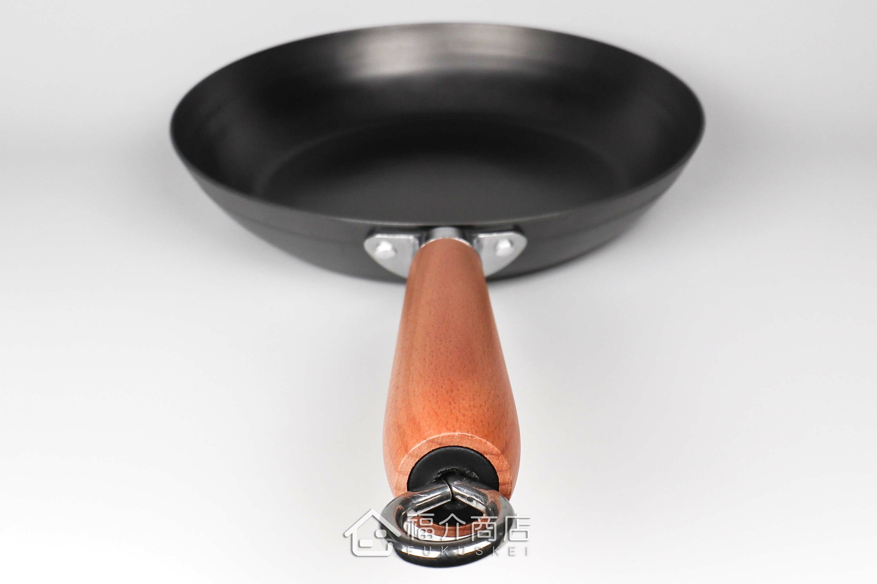 日本鐵製的木柄平底鍋