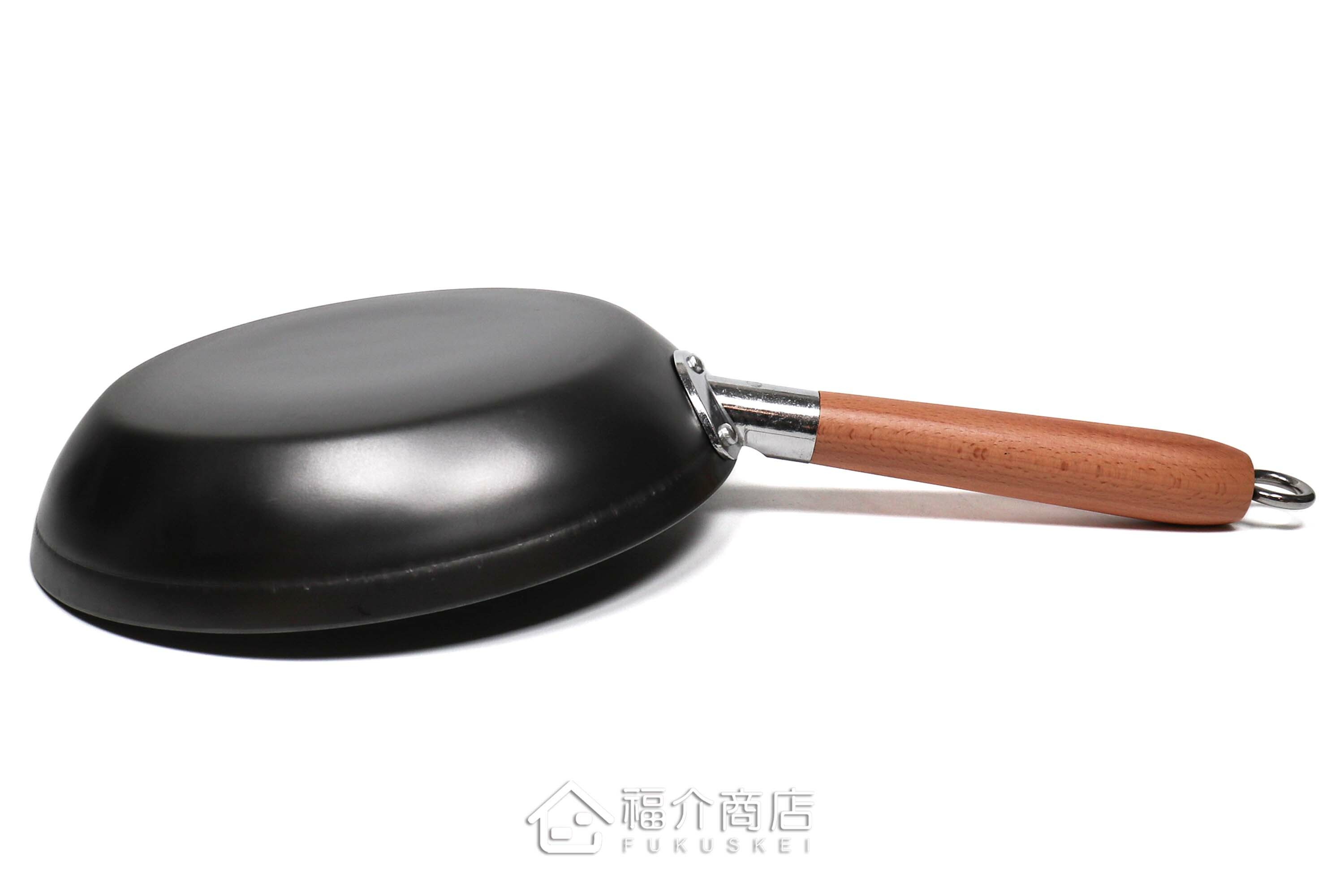 日本鐵製的木柄平底鍋