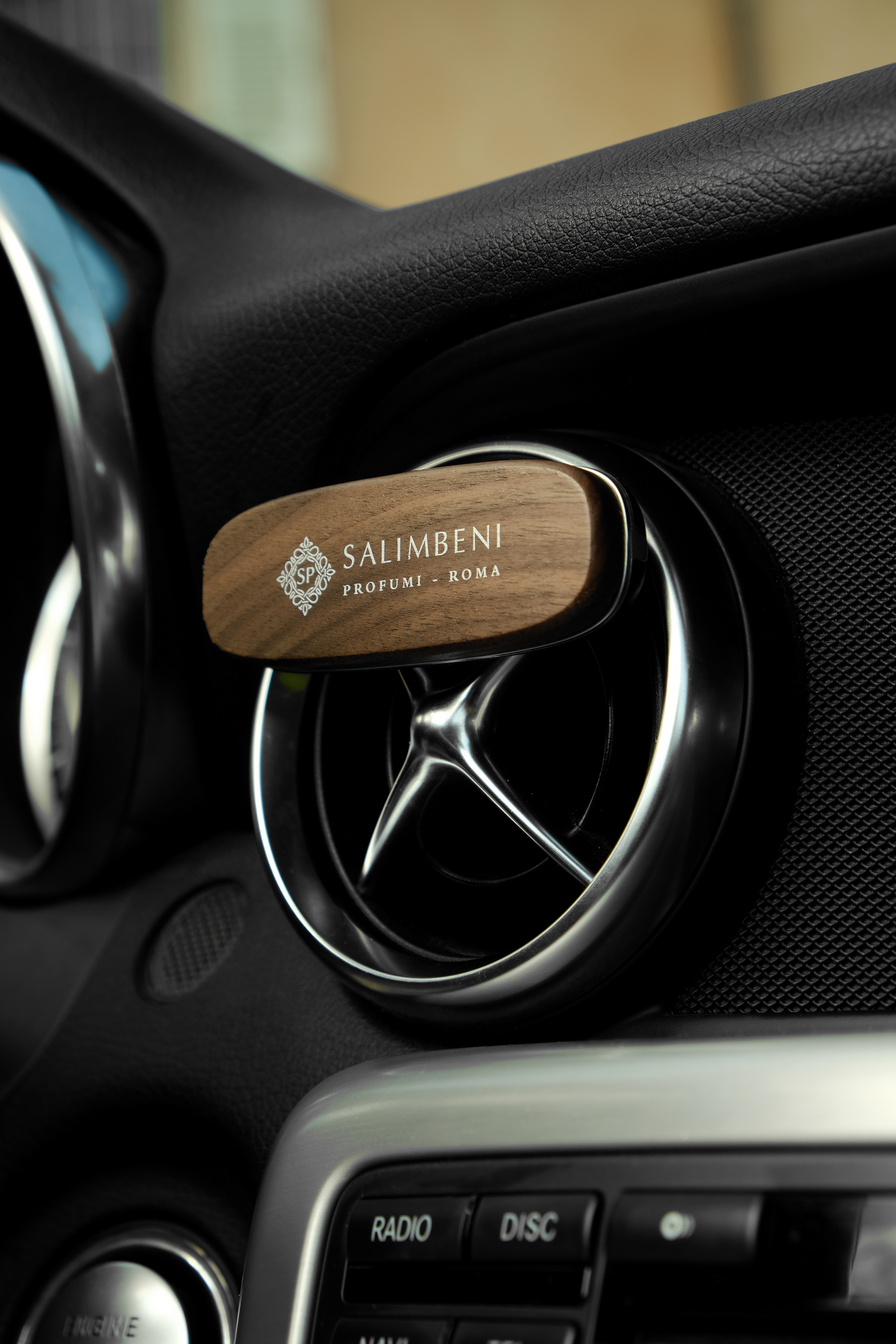 Salimbeni 萬神殿古木 360°萬用香氛車夾(胡桃木)