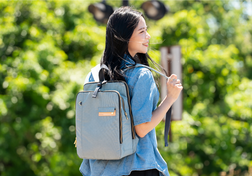 satana Soldier 趣淘三明治後背包-石灰藍 SOS2432-241 女生後背情境照