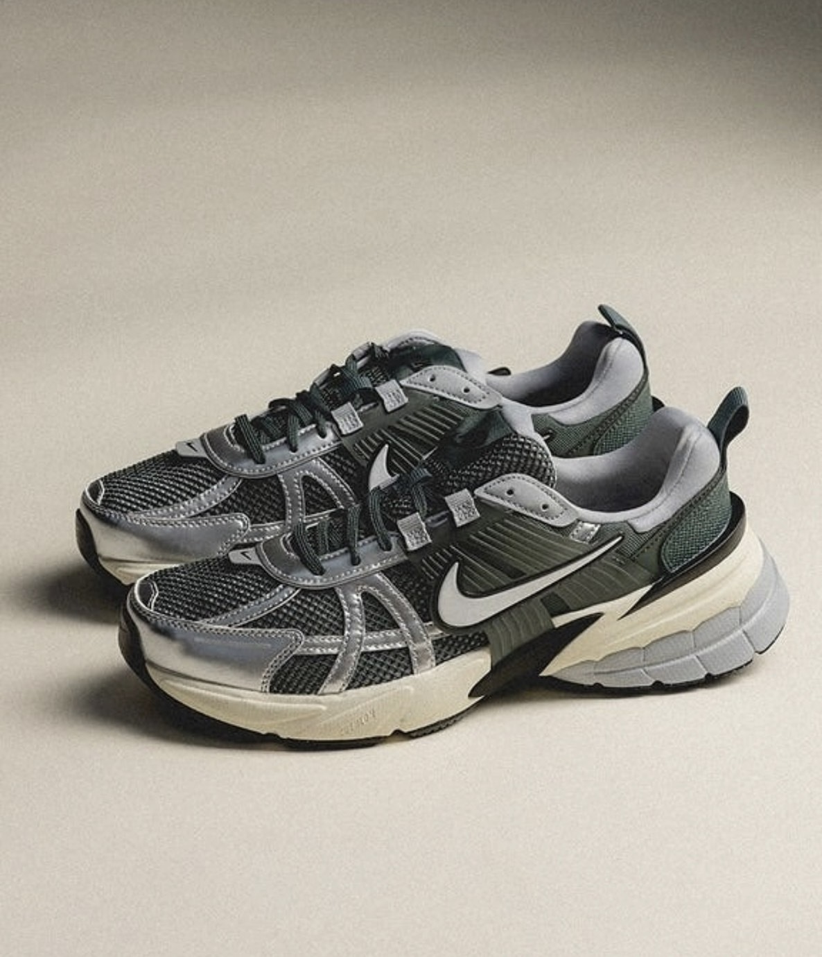 預購 NIKE V2K RUN 復古綠銀 奶油底 老爹鞋