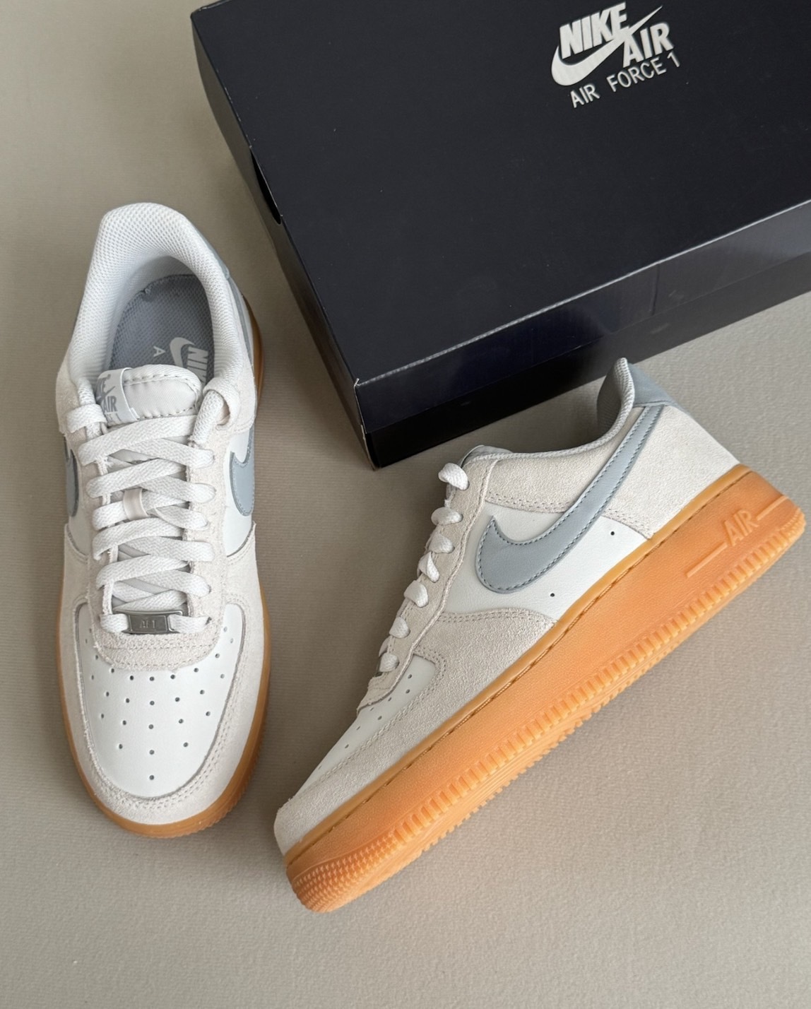 預購 Nike Air Force 1 LV8 ESS+ 霧藍米灰 焦糖底