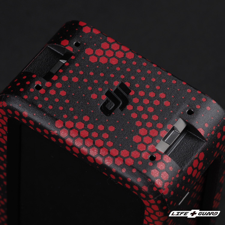 DJI Osmo Action 4  相機貼膜特寫展示圖，LIFE+GUARD 專機專屬設計開版