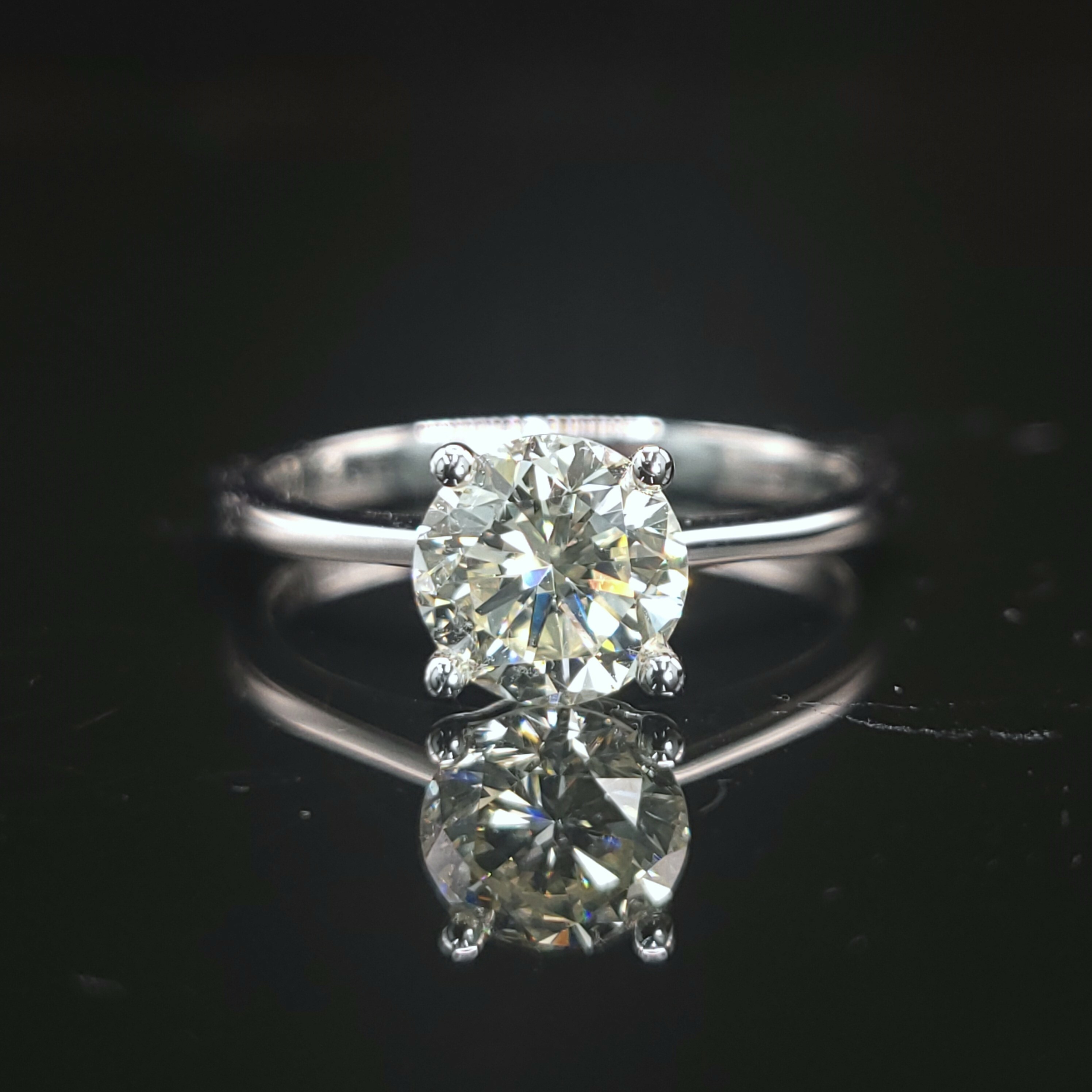 全新18K白金【單粒1卡3份鑽石】戒指