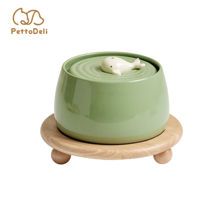 PettoDeli |  陶瓷製鯨魚飲水機  (淺綠色)碗連圓盤四腳小木托（710046）