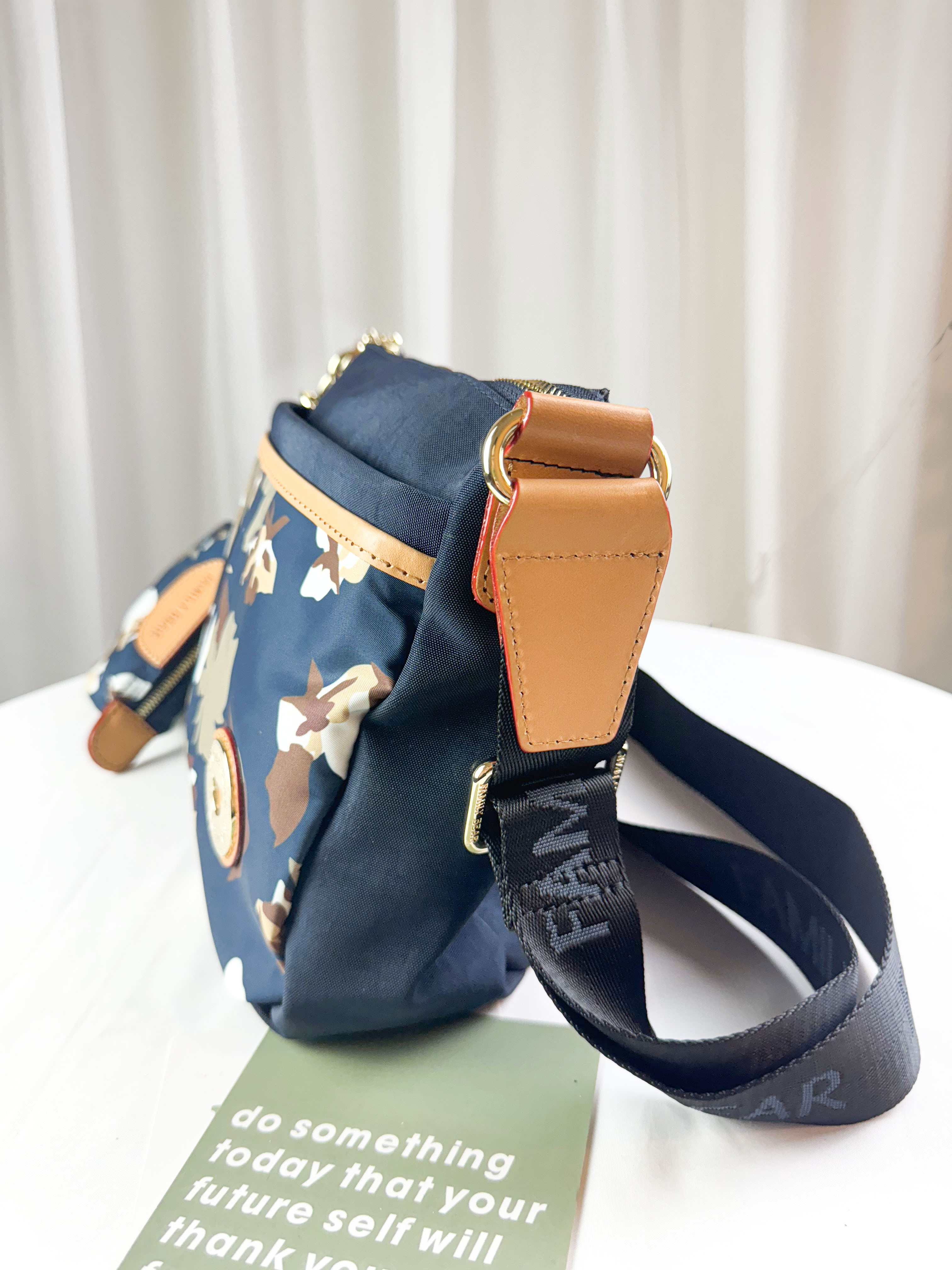 FamilyBear 蝴蝶花拼接藍防潑水側背包 附零錢包   #2814