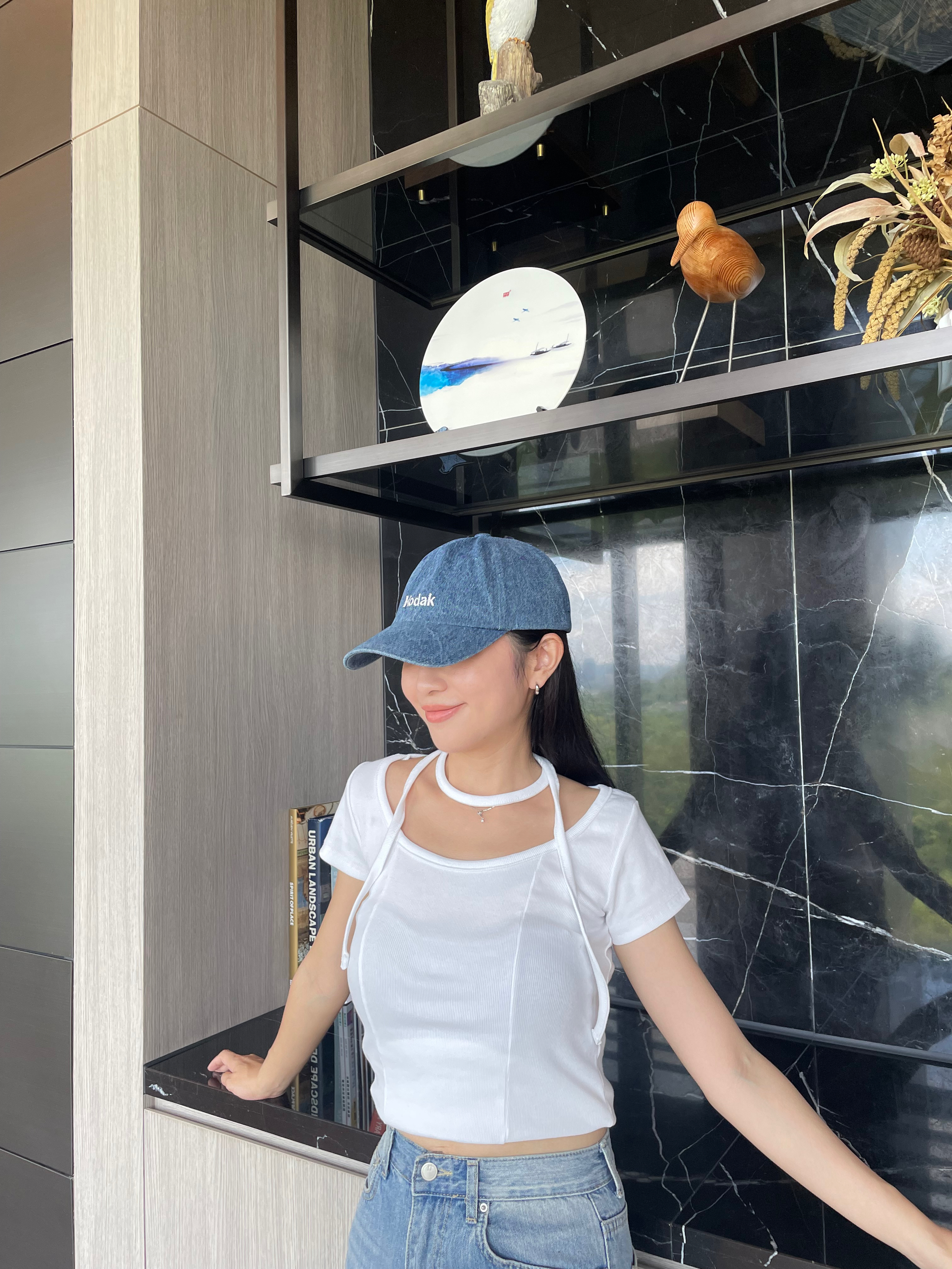 (黑/白現貨) 掛帶大圓領直紋上衣 T7202 (黑/白)