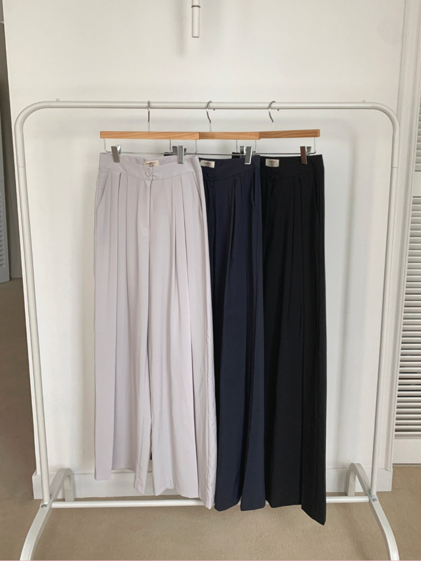 [現貨]修身百褶寬褲 [ 黑色 / S ]