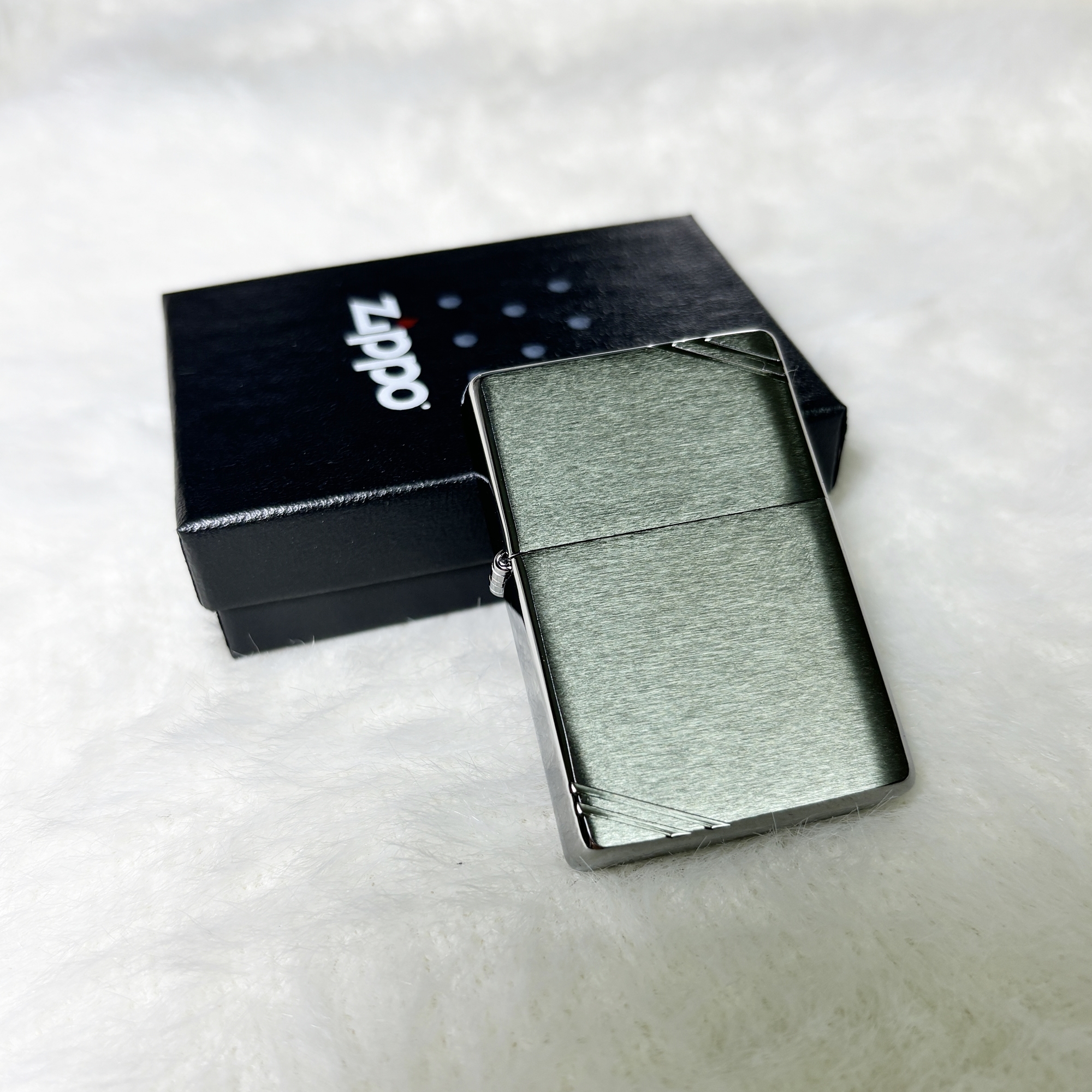 【zippo】德國原裝正品、Vintage/切角系列、拉絲鍍鉻、煤油打伙機 #Brushed Chrome #可換充氣內膽