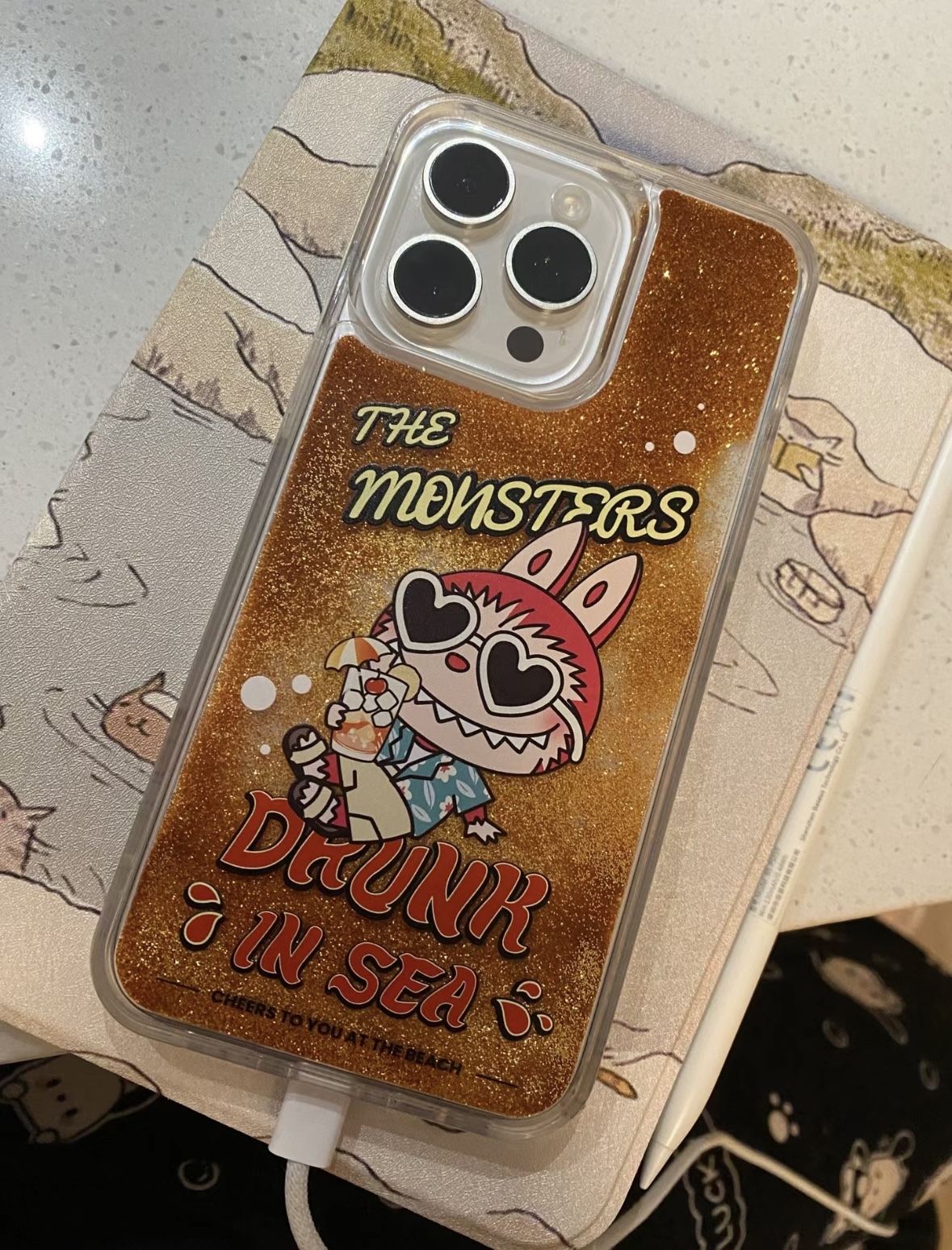 POPMART The Monster Labubu 醉愛在海邊系列 手機殼 流沙殼 防摔殼 附背帶/預購