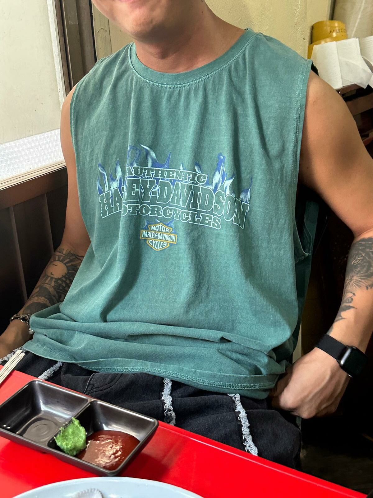 英文字圖案背心 V1075