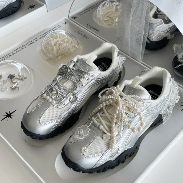 韓韶禧同款〉FILA Echappe Silver Moon 韓韶禧同款〉FILA Echappe Silver Moon