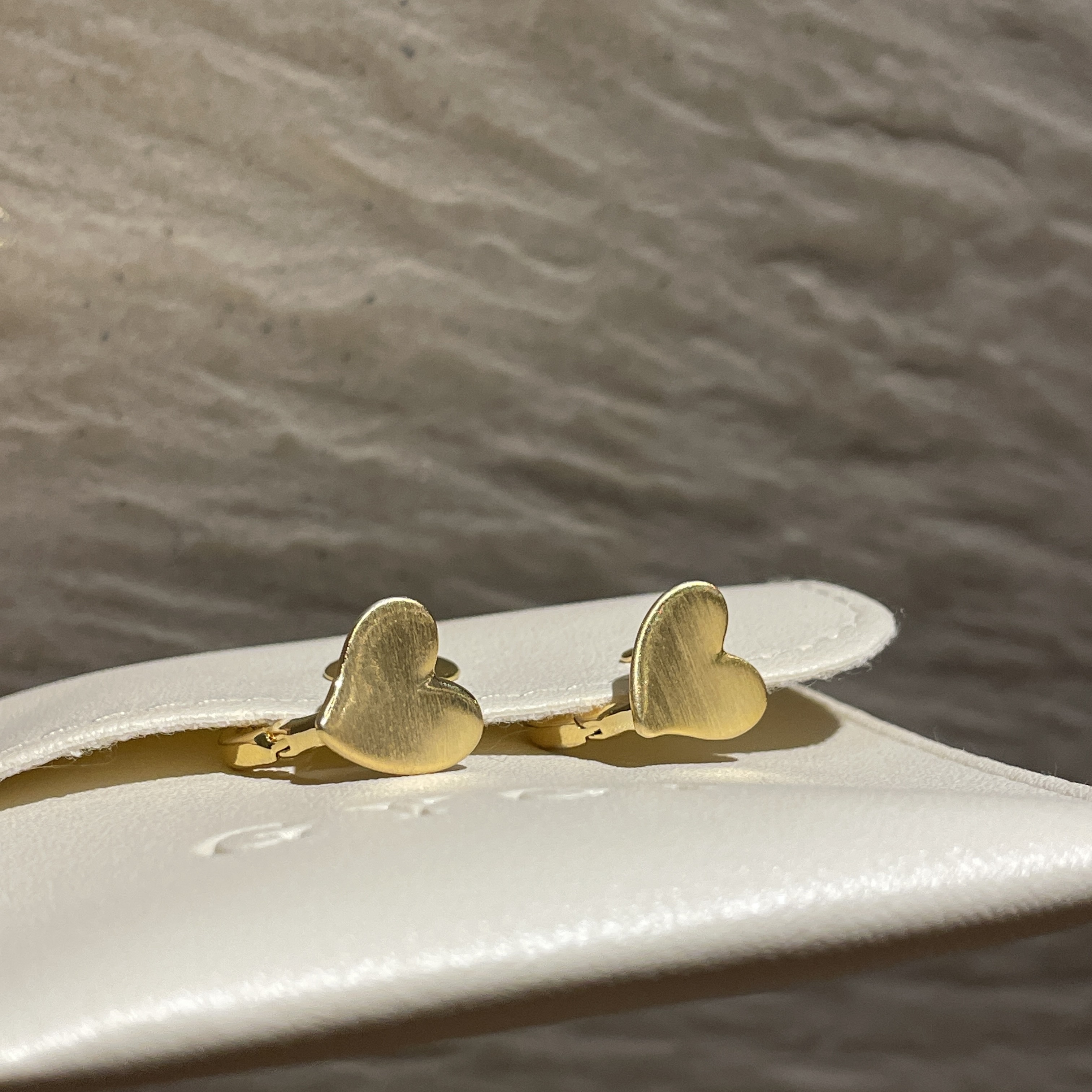 gold高級愛心金拉絲耳釦釘