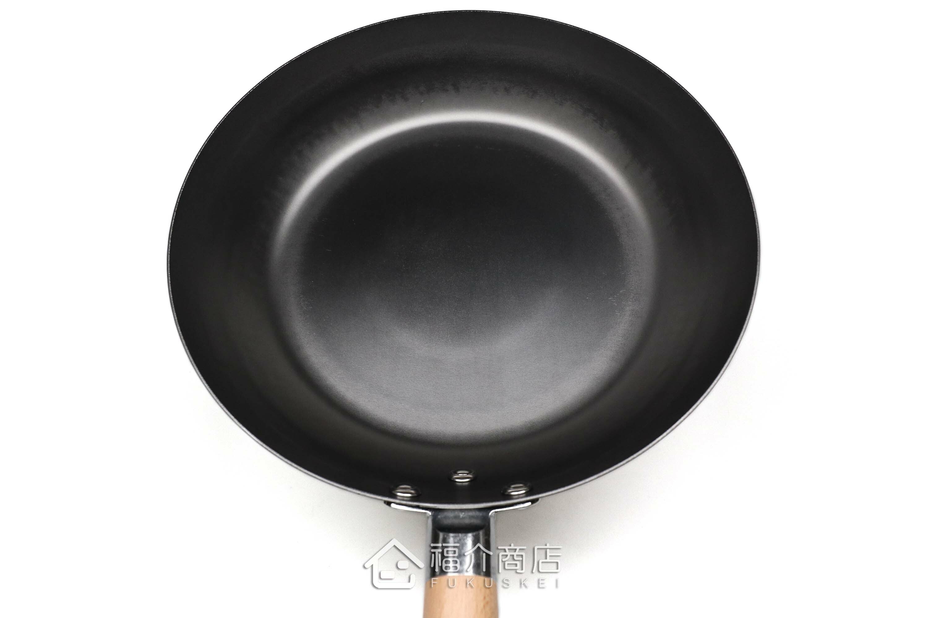 日本鐵製的木柄平底鍋