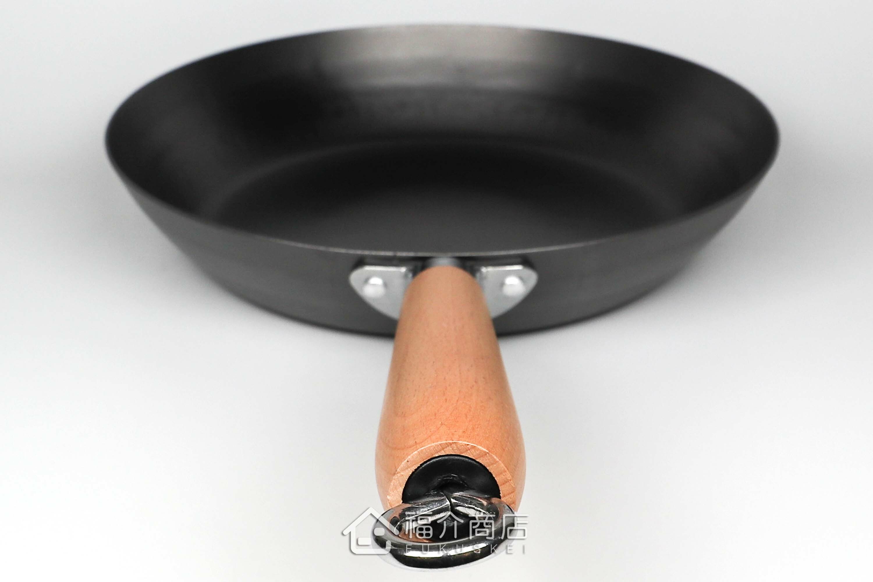 日本鐵製的木柄平底鍋