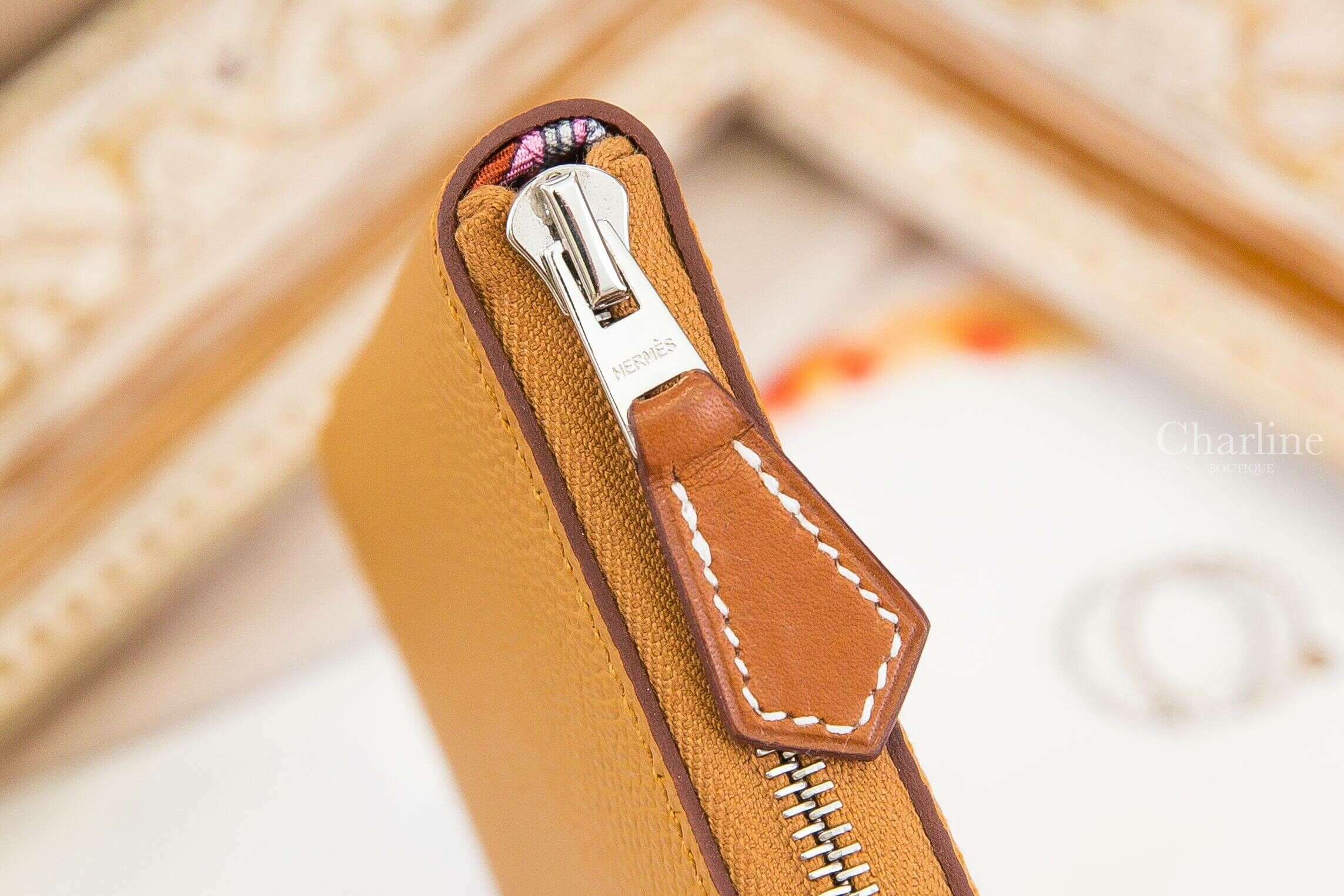 Hermès Silk' In Compact Wallet 2S Sesame Epsom 芝麻黃色絲巾拉鍊短夾