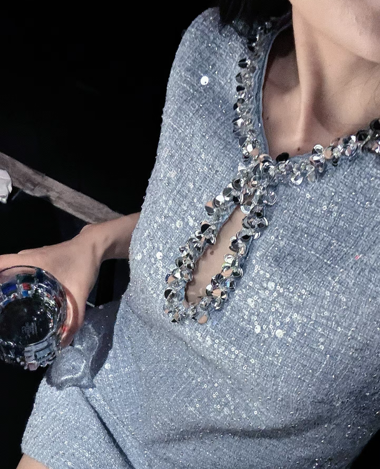 水滴領 亮片薄毛尼洋裝(白/藍)