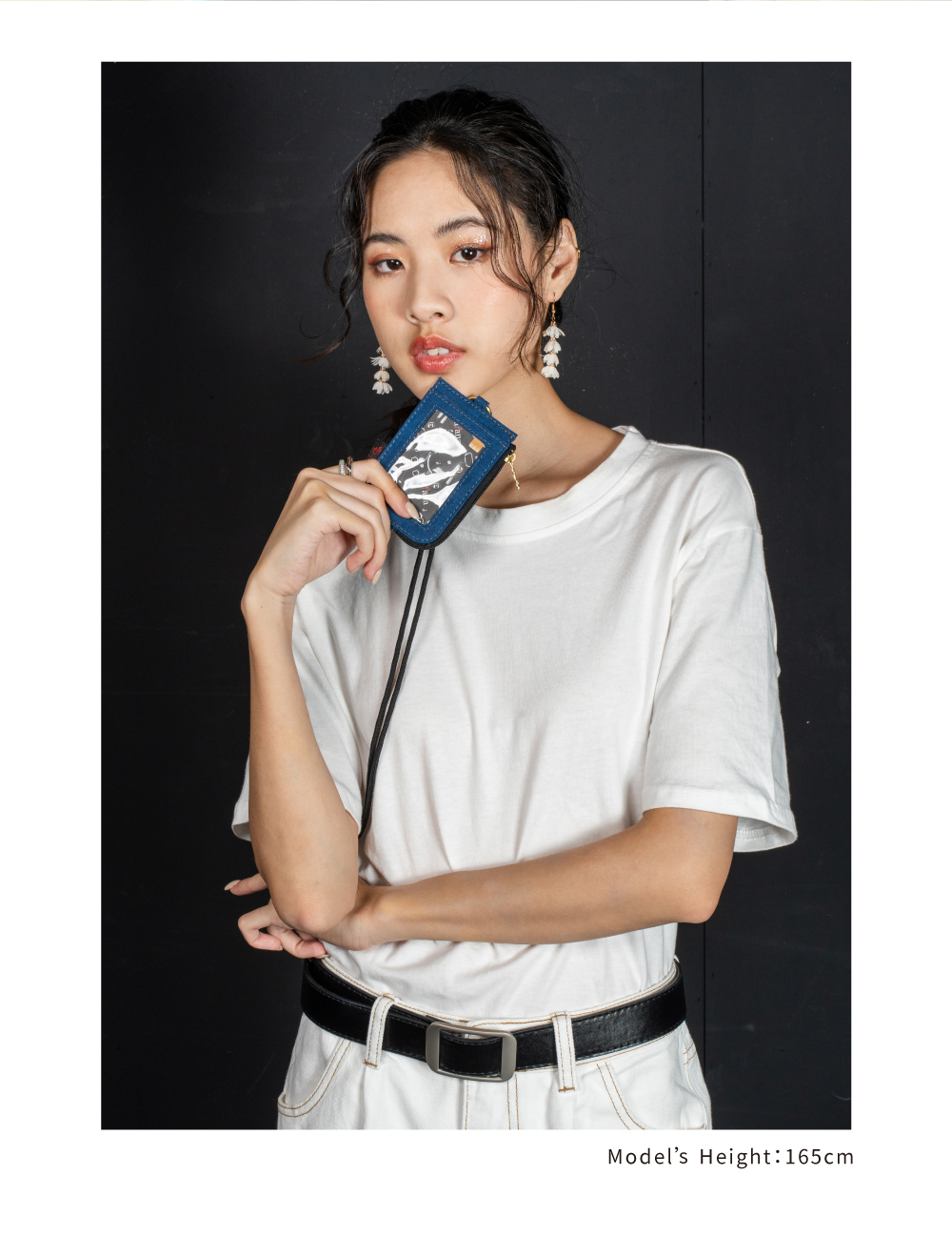 satana Soldier 趣淘證件零錢包-海軍藍色 SOS3200-225 女生身高比例照