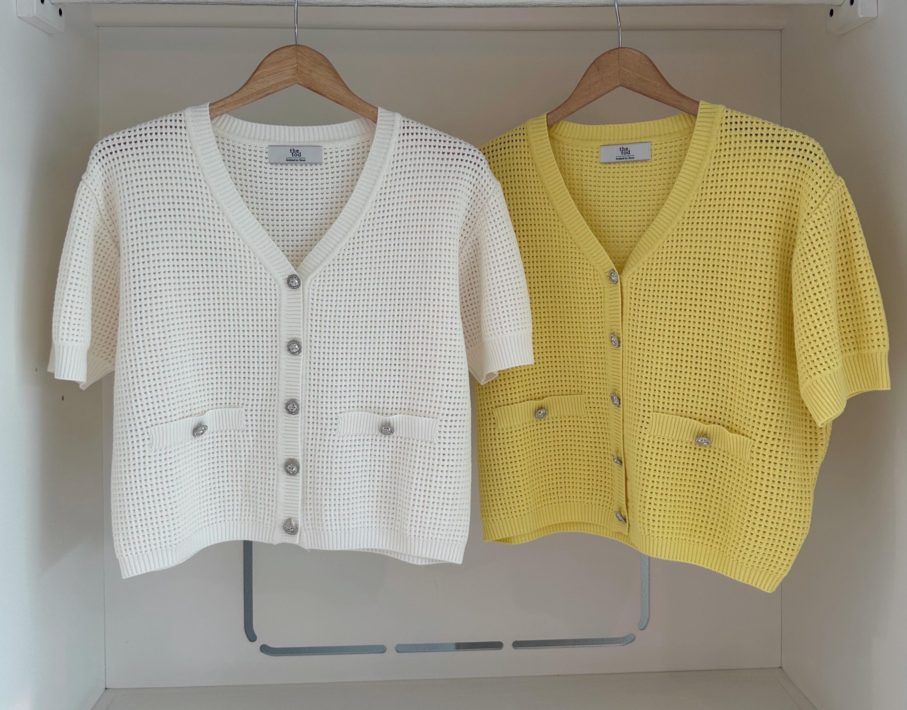 SHORT SLEEVE BUTTON CROCHET BLOUSE