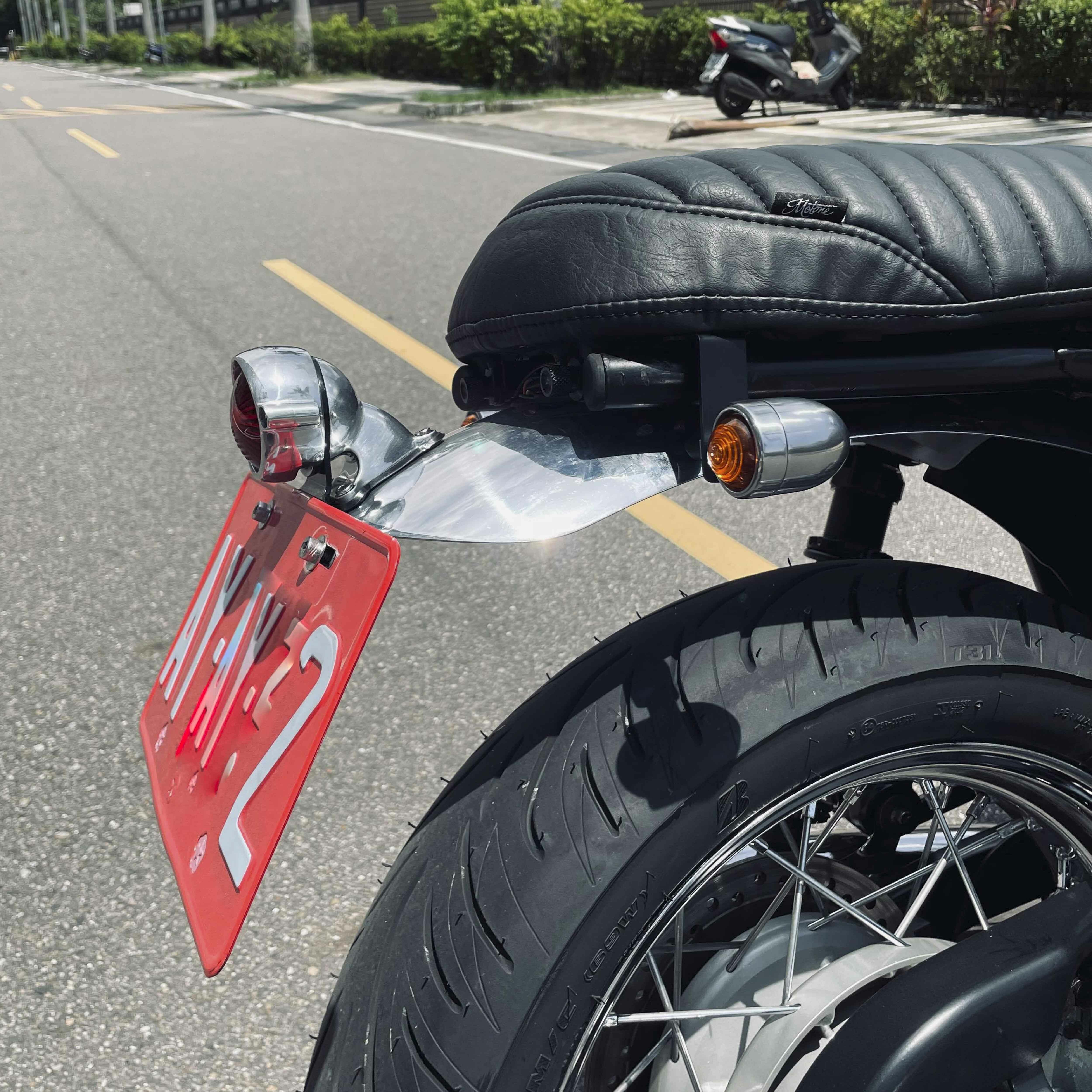 Motone 氣冷凱旋專用 後短土除 平尾 - 拋光銀 (已鑽孔)